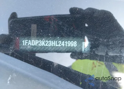 2017 Ford Focus Se z USA, uszkodzony, nr VIN 1FADP3K23HL241998